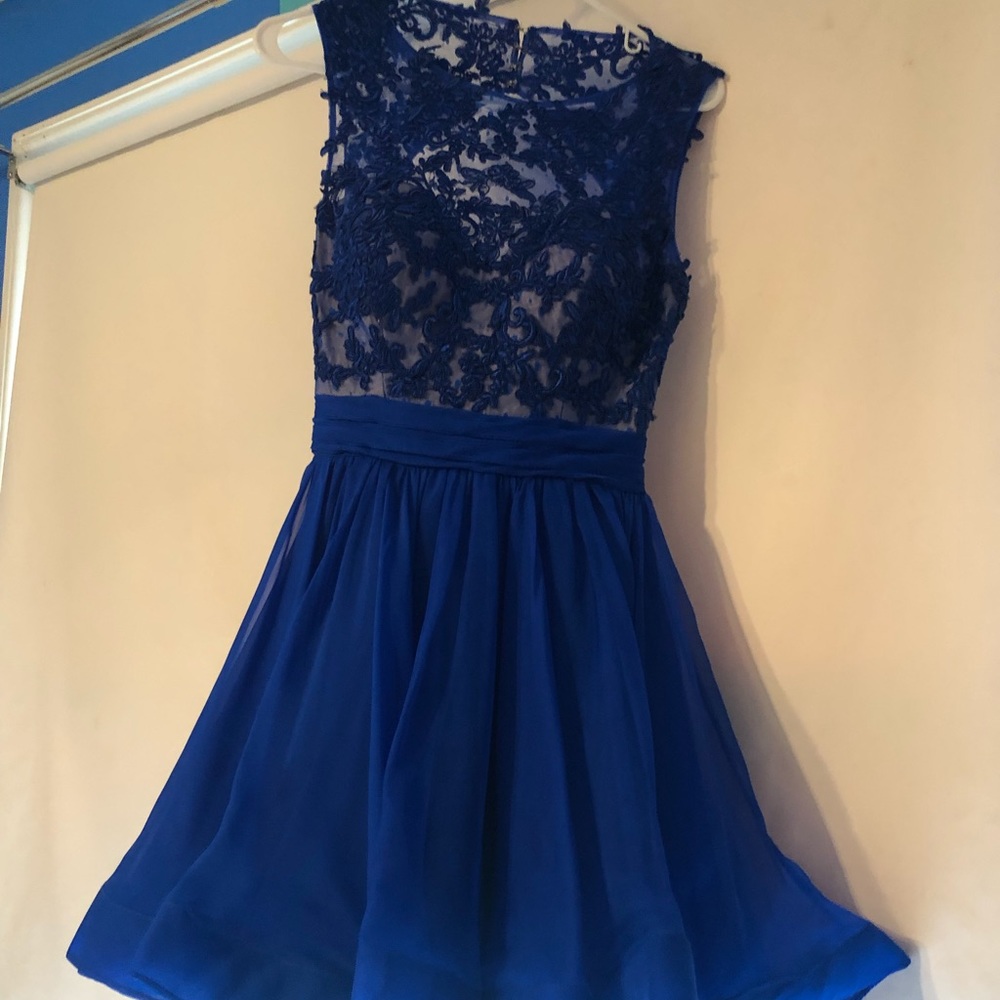 Prom dress - Picture 2 of 2